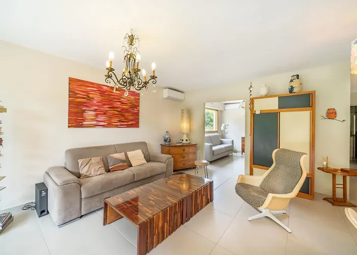 Pleasant 2 Bedroom With Large Terrace * Cannes