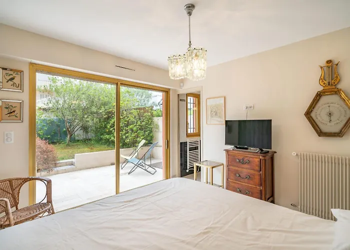 Pleasant 2 Bedroom With Large Terrace *