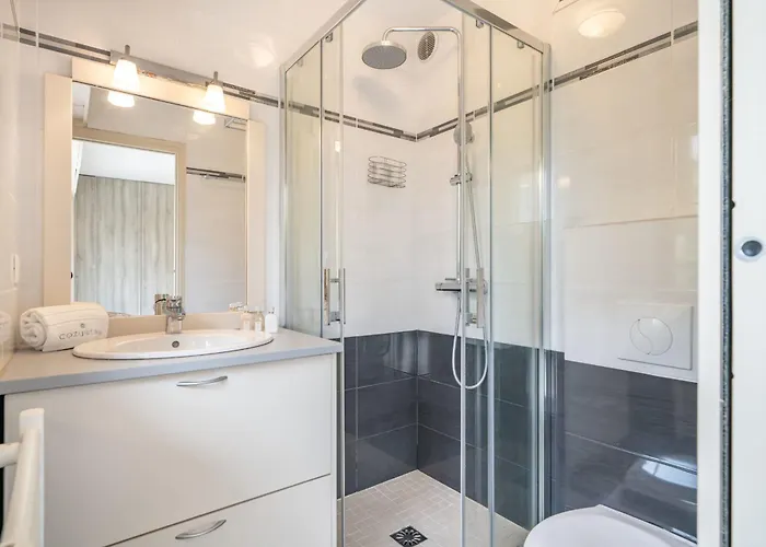 Daire Pleasant 2 Bedroom With Large Terrace *