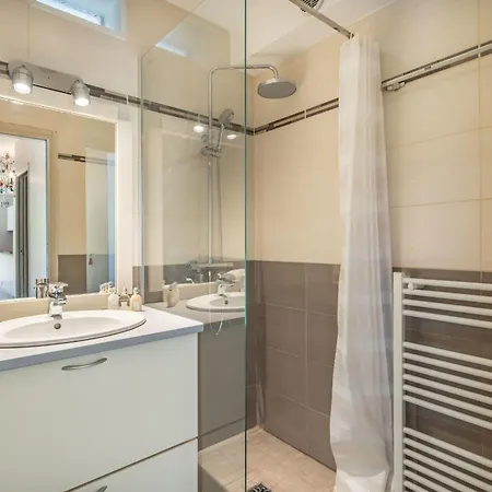 Pleasant 2 Bedroom With Large Terrace